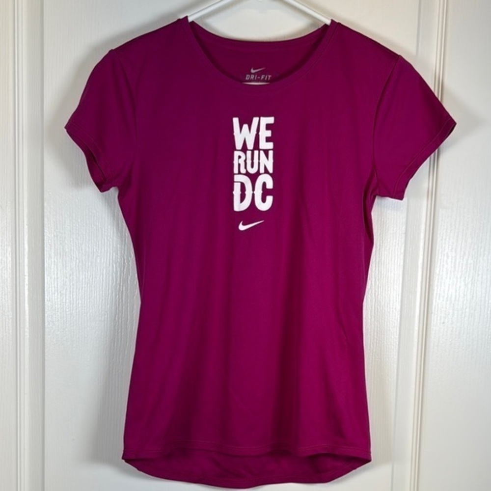 Nike Dri-Fit We Run DC Magenta Shirt Size Small EUC #5523